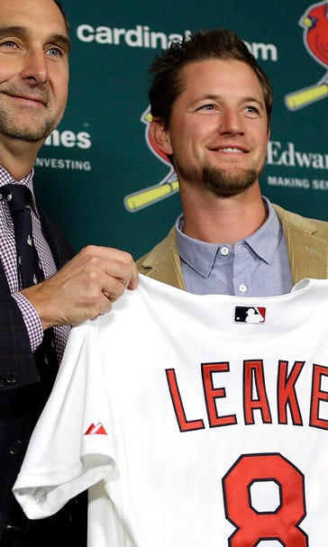 Wainwright praises Cardinals' signing of Leake